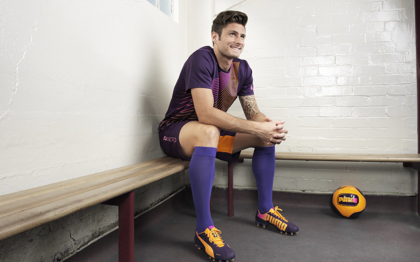 中国足球联赛直播互动平台升级提高用户体验,中国足球直播表